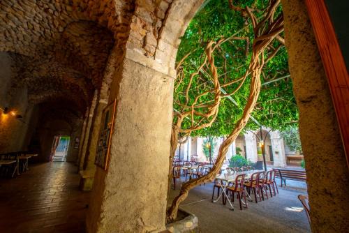 Photo de la galerie de l'établissement Le Cloître des Dominicains, à Buis-les-Baronnies