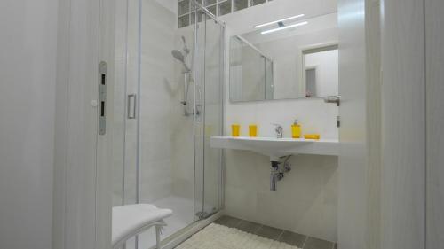 A bathroom at Il Centro Apartments