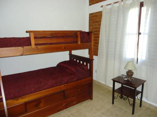 เตียงสองชั้นในห้องที่ CABAÑAS "LAS RUEDAS"