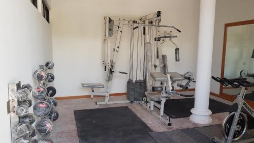 Posilňovňa alebo fitness centrum v ubytovaní Hotel Iker