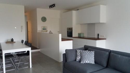 Una cocina o kitchenette en Nieuw 2 Slaapkamer Appartement van 90 m²