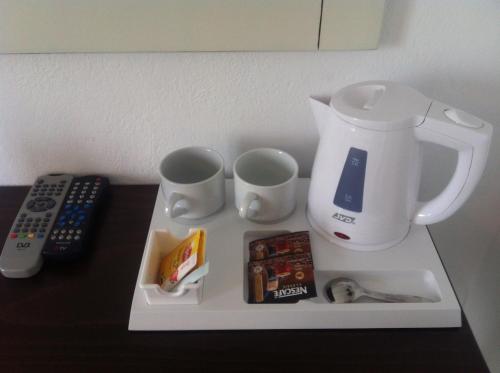 Příslušenství pro přípravu čaje a kávy v ubytování Pension Askas