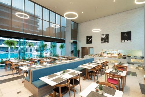 Restoran või mõni muu söögikoht majutusasutuses BlueSotel Krabi AoNang Beach- SHA Extra Plus