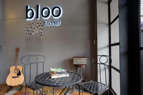 Posezení v ubytování Bloo Hostel