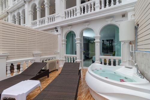Imagen de la galería de Modern Living Hotel, en Patong Beach