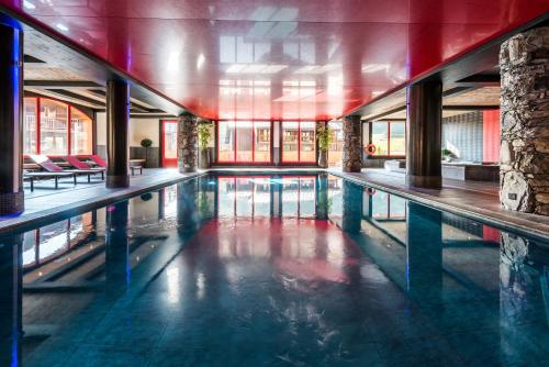 Bazén v ubytování CGH Résidences & Spas Le Télémark nebo v jeho okolí