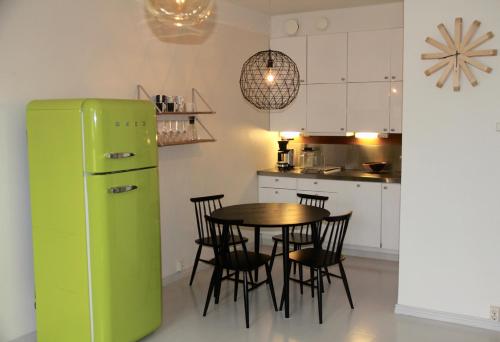 Virtuvė arba virtuvėlė apgyvendinimo įstaigoje Helsinki Punavuori ylin krs 45 m2