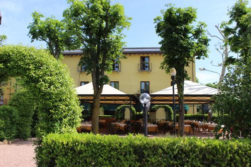 Gallery image of Hotel Ristorante Vecchia Riva in Varese