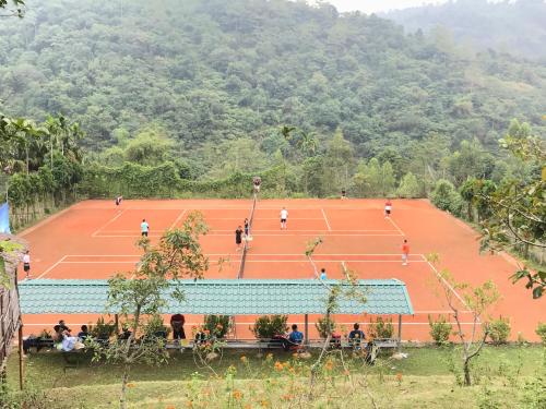 Facilități de tenis și/sau squash la sau în apropiere de Tự Viện Xanh Villa