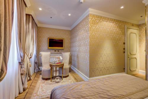 Hotel Ai Reali - Small Luxury Hotels of the World photo 44
