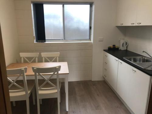Dapur atau dapur kecil di Victor Harbor City Inn