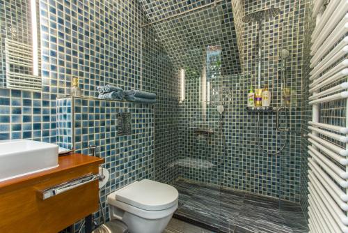 Ένα μπάνιο στο An Bang beach Chay Villas