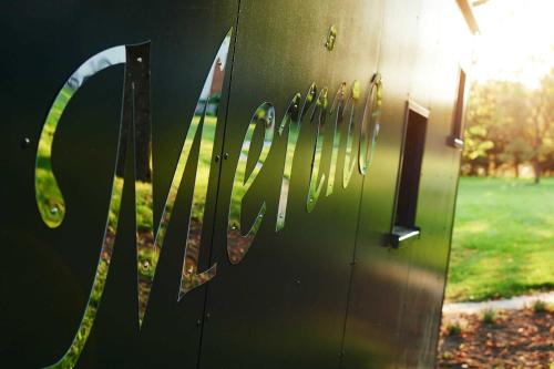 a locker door with the word mail written on it at Schäferwagen Merino in Gräfenberg