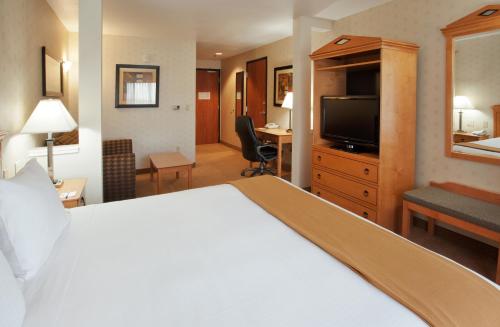 Планировка Holiday Inn Express Elk Grove West I-5, an IHG Hotel