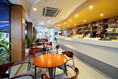 The lounge or bar area at Hotel Ramblamar