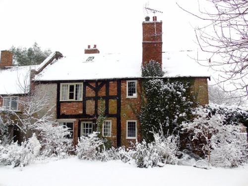 The Old Dower House trong mùa đông