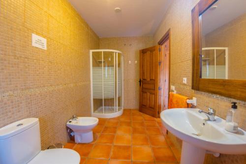 Kylpyhuone majoituspaikassa Casa Rural Cortijo La Tapia