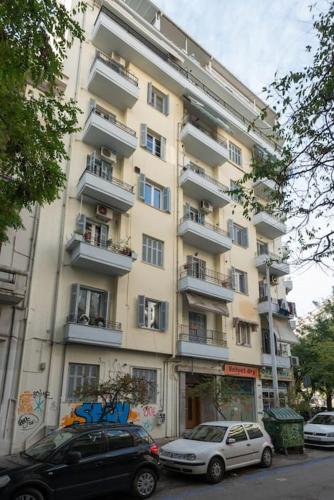 Roman market- upper Aristotelous sq luxury apartment