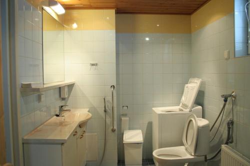 Phòng tắm tại Metsäkartano Outdoor Centre
