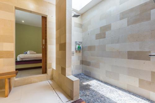 Ένα μπάνιο στο Villa Pilou Boutique Hotel