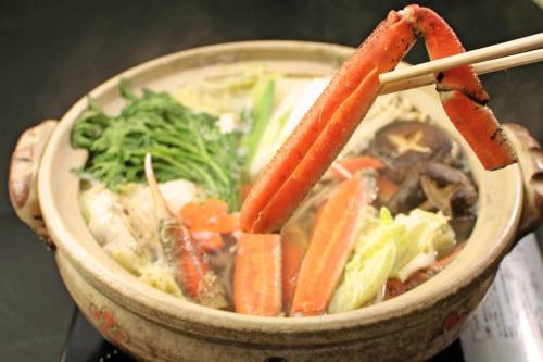 旅館の敷地内または近くでの食事または食べ物
