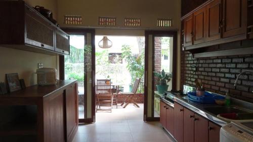 Η κουζίνα ή μικρή κουζίνα στο Pondok Pakuan