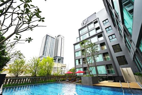 สระว่ายน้ำที่อยู่ใกล้ ๆ หรือใน M Pattaya Hotel - SHA Extra Plus