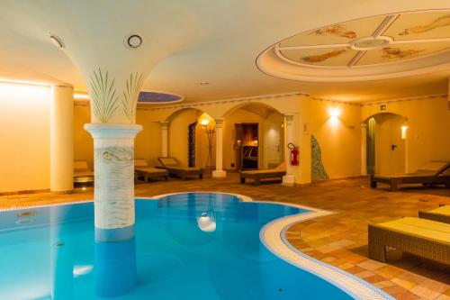 Bazén v ubytování Hotel Feldrand nebo v jeho okolí