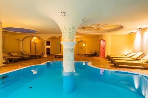 Bazén v ubytování Hotel Feldrand nebo v jeho okolí