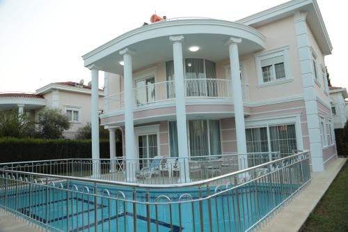 Villa Aslam, Belek Mahallesi 218 Sokak No 4C Tolerance Golf Sitesi C-1 Blok, Serik, Antalya