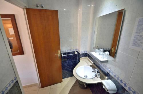Hotel Hermesにあるバスルーム
