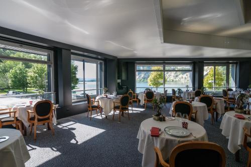 Posezení v ubytování Hôtel-Restaurant de l'Embarcadère