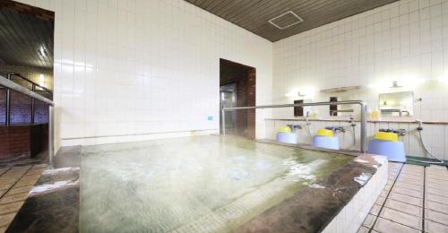 a room with a pool of water in a room at Yu-topia / Vacation STAY 8765 in Kai