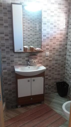 Un baño de Apartments Maljevic