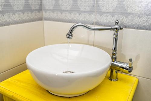 Ένα μπάνιο στο BonTon Apartments Sibiu