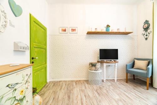 Μια τηλεόραση ή/και κέντρο ψυχαγωγίας στο BonTon Apartments Sibiu