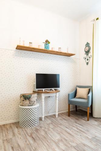 Μια τηλεόραση ή/και κέντρο ψυχαγωγίας στο BonTon Apartments Sibiu