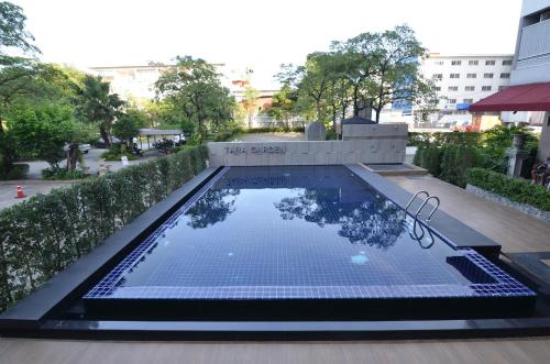Πισίνα στο ή κοντά στο Grand Tara Garden Thai Hotel