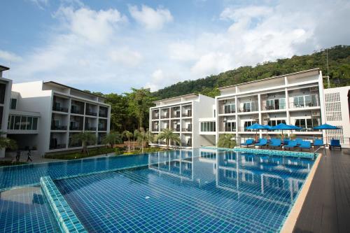 בריכת השחייה שנמצאת ב-Koh Chang Paradise Hill או באזור