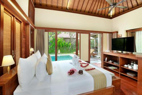 Μια τηλεόραση ή/και κέντρο ψυχαγωγίας στο Nyuh Bali Villas