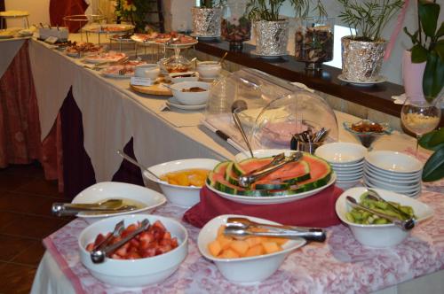 ホテルの敷地内または近くでの食事または食べ物