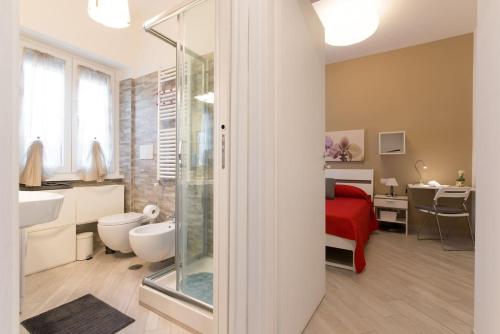 Ein Badezimmer in der Unterkunft Ottoboni Apartment, 4 persone, balcone, Wi-Fi, Stazione Tiburtina