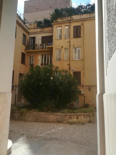 Maison Maneli