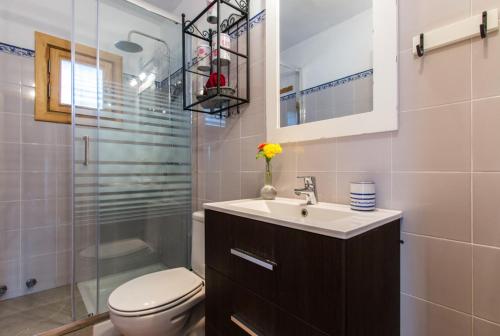 Ένα μπάνιο στο Country House Son Rebassa