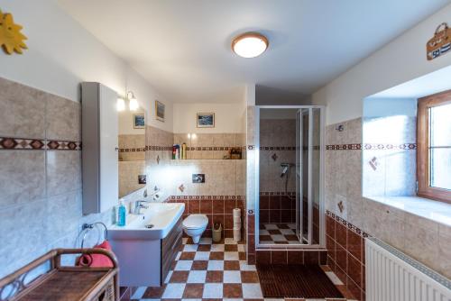 Koupelna v ubytování Apartmány Domino