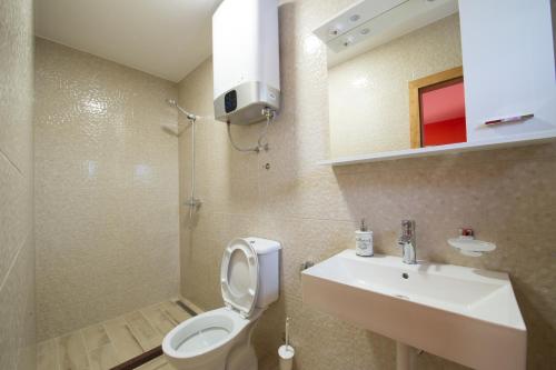 Bilik mandi di Villa Ljuba