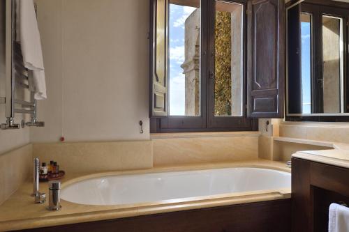 Monastero Santa Rosa Hotel & Spa