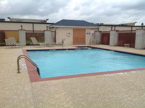 Scottish Inns & Suites Timber Creek, Houston, TX 내부 또는 인근 수영장