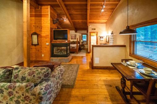 Riverside Cottage #28 – Photos 3