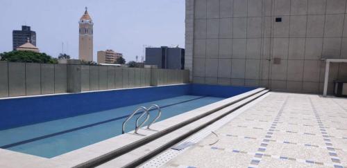 Swimming pool sa o malapit sa Hotel Kaloum